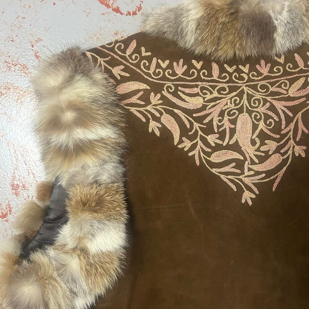 Boho Embroidered Faux Fur Trim Vest Brown Faux Suede Western Festival Small - Picture 6 of 9